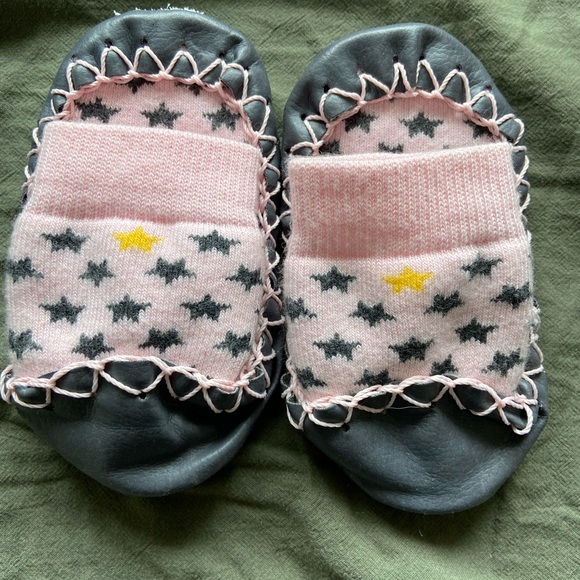 Toddler Moccasins / Floor slippers - Picture 2 of 3